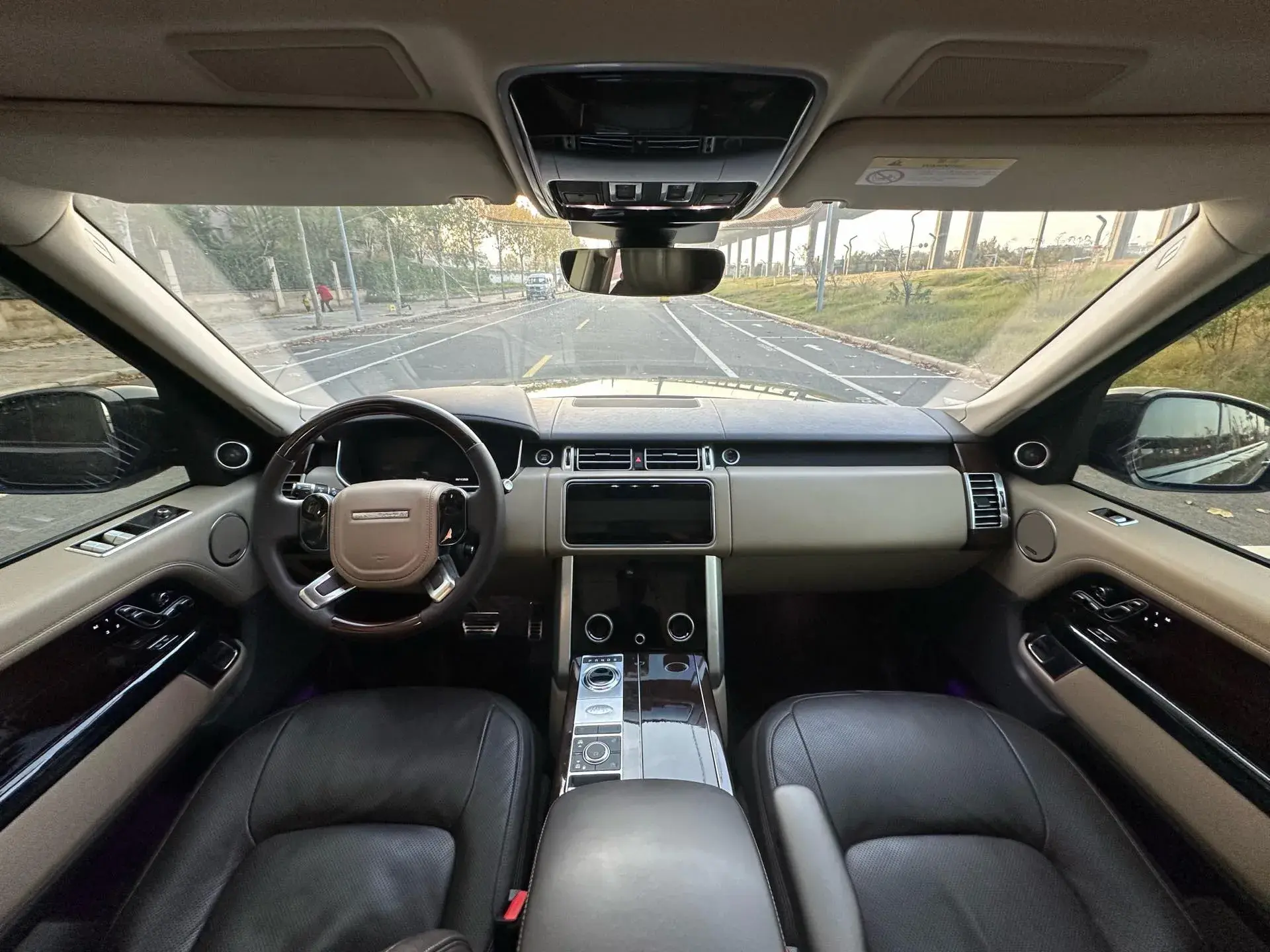 2021 LAND ROVER thumbnail 3