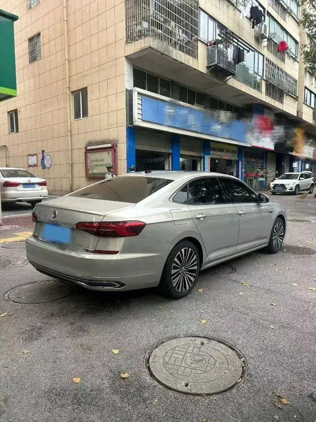 2020 VOLKSWAGEN PASSAT thumbnail 2