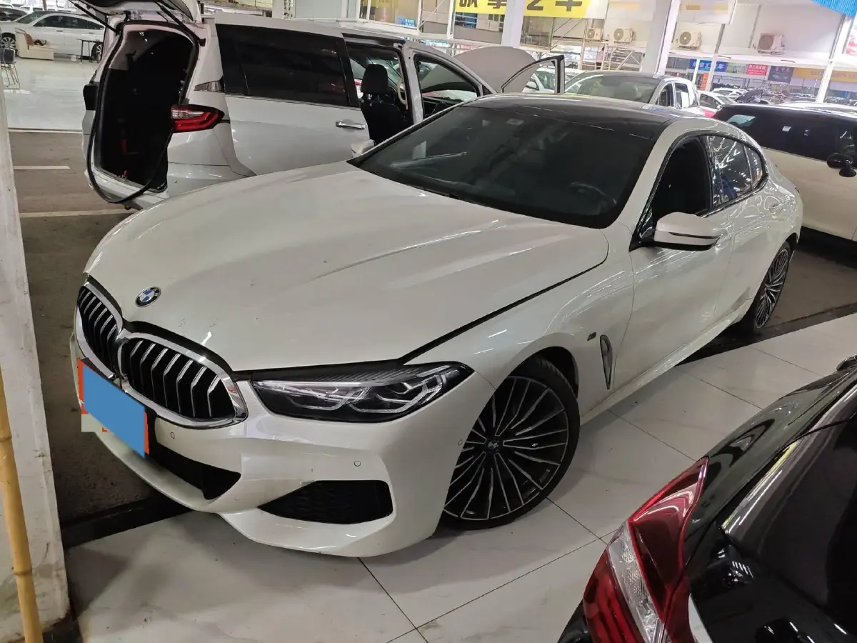 2021 BMW 8 Series 3.0T 340HP L6 8AT