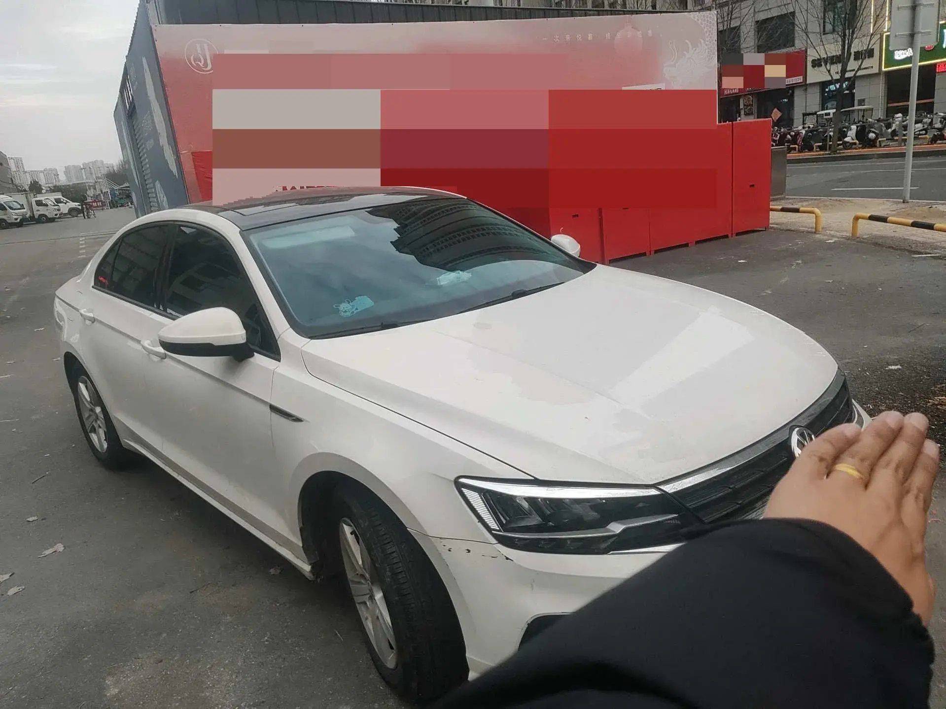 2021 VOLKSWAGEN LAMANDO thumbnail 4