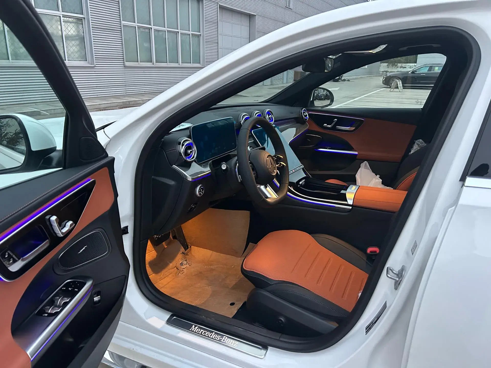 2025 MERCEDES-BENZ C thumbnail 2