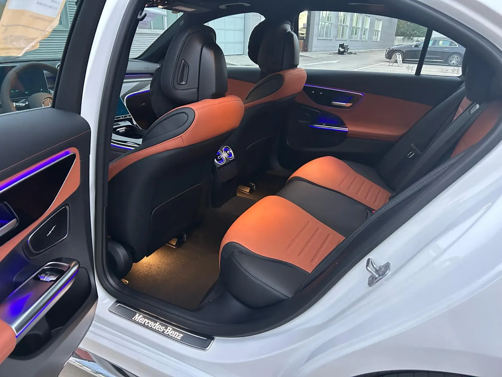 2025 MERCEDES-BENZ C thumbnail 3