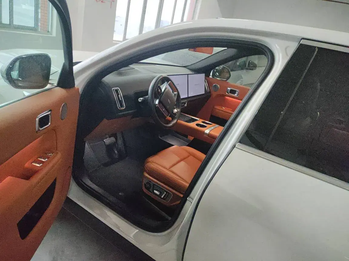 2024 LI L7 thumbnail 3