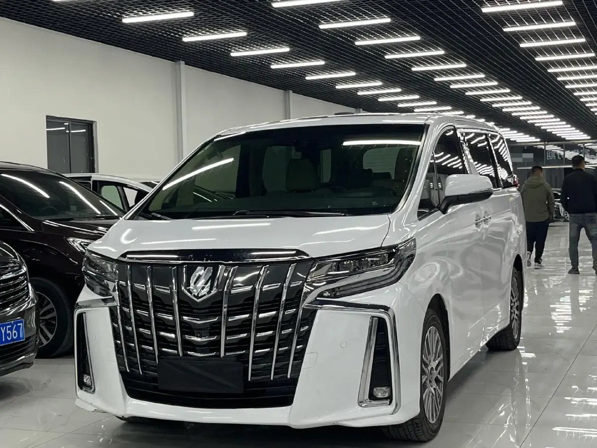 2015 Toyota Alphard 3.5L 275HP V6 6AT