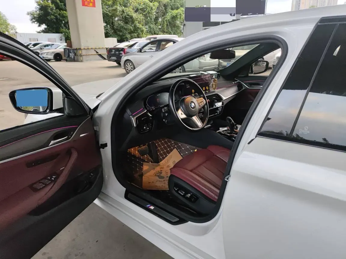 2023 BMW 5 Series 2.0T 245HP L4 8AT,autocango,china used car exporter,china ev exporter,chinese used car exporter,chinese used ev exporter