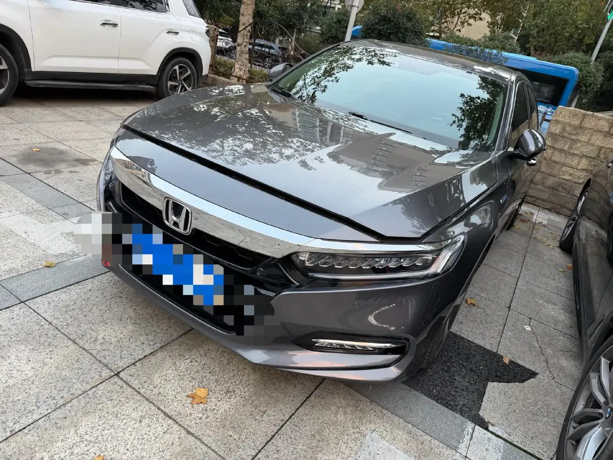 2018 Honda Accord 2.0L 146HP L4 E-CVT Hybrid