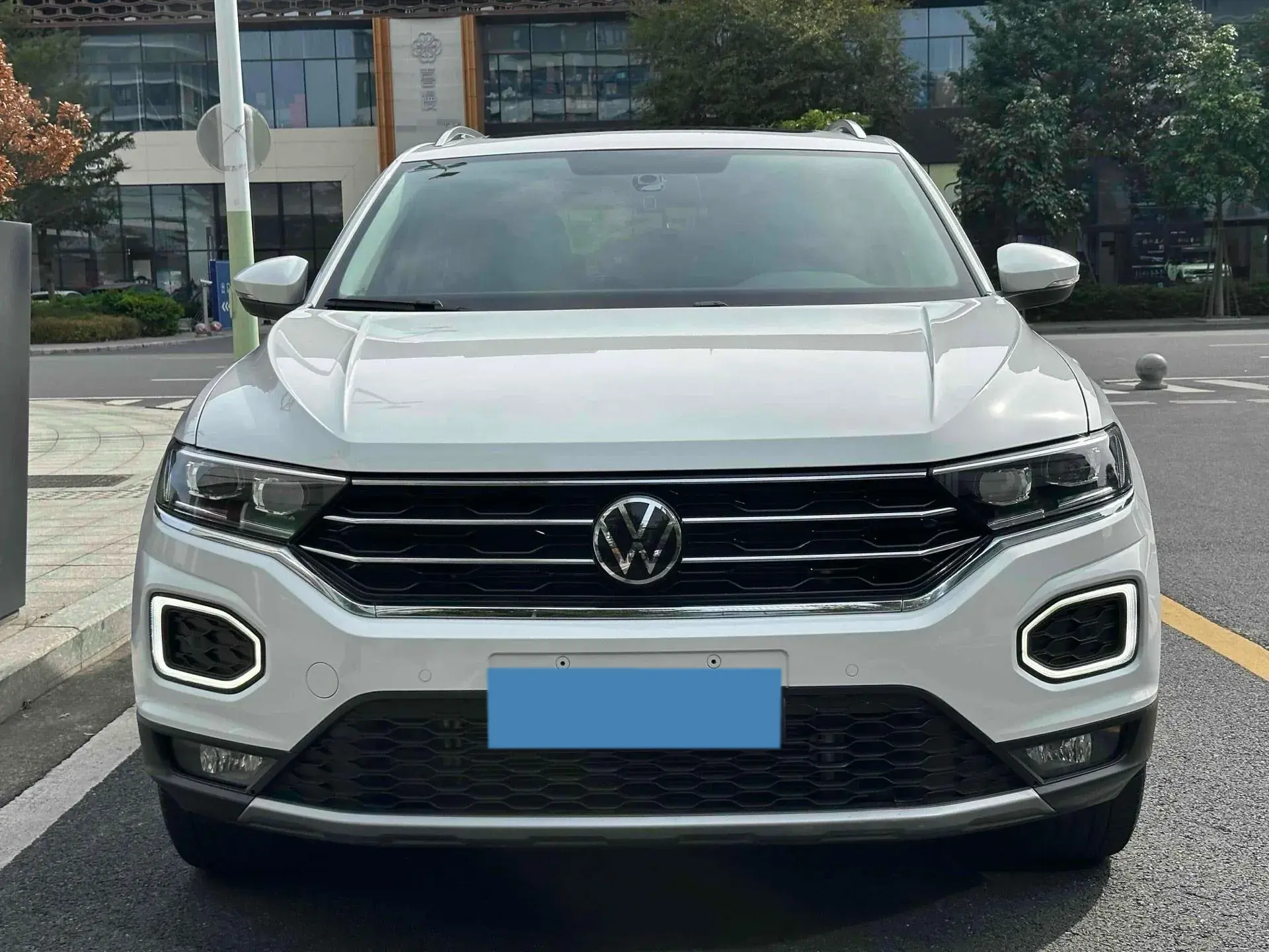 2022 VOLKSWAGEN T-ROC thumbnail 2