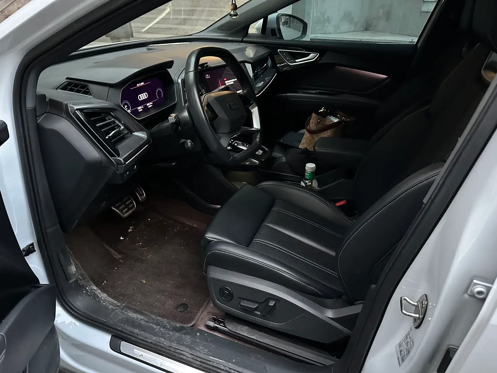 2024 AUDI Q4 thumbnail 3