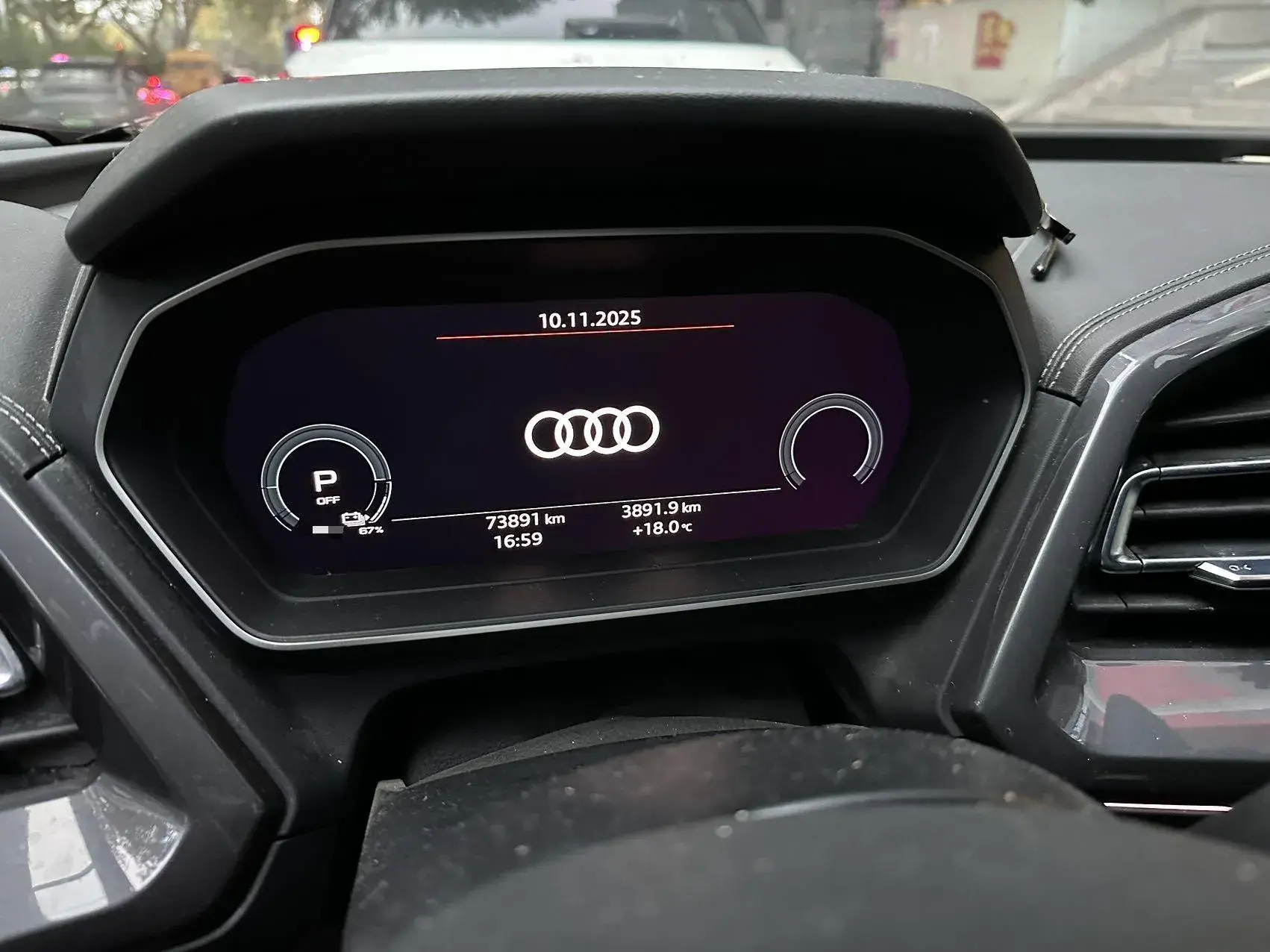 2024 AUDI Q4 thumbnail 2