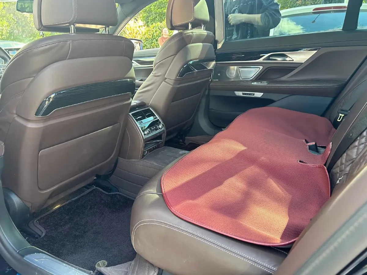 2021 BMW 7 Series 3.0T 340HP L6 8AT,autocango,china used car exporter,china ev exporter,chinese used car exporter,chinese used ev exporter