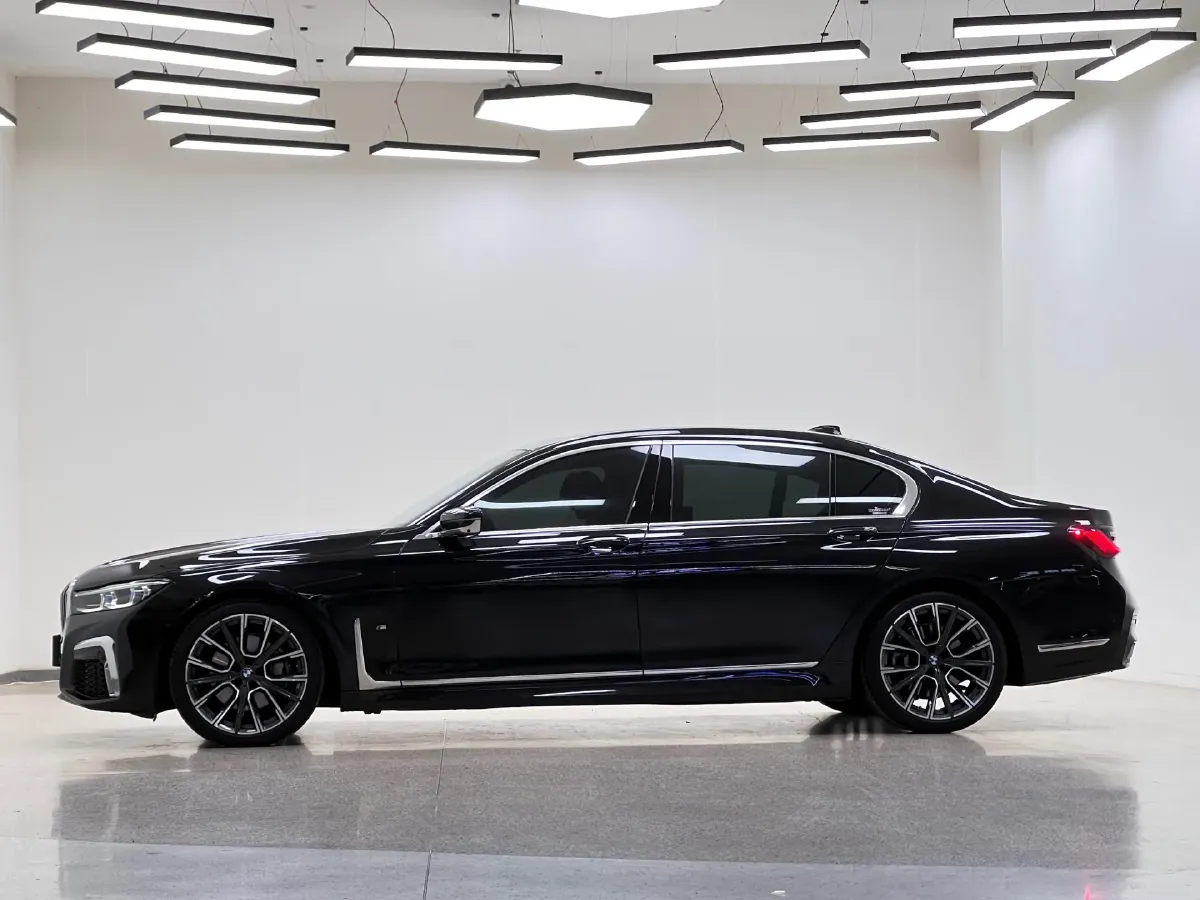 2021 BMW 7 Series 3.0T 340HP L6 8AT,autocango,china used car exporter,china ev exporter,chinese used car exporter,chinese used ev exporter
