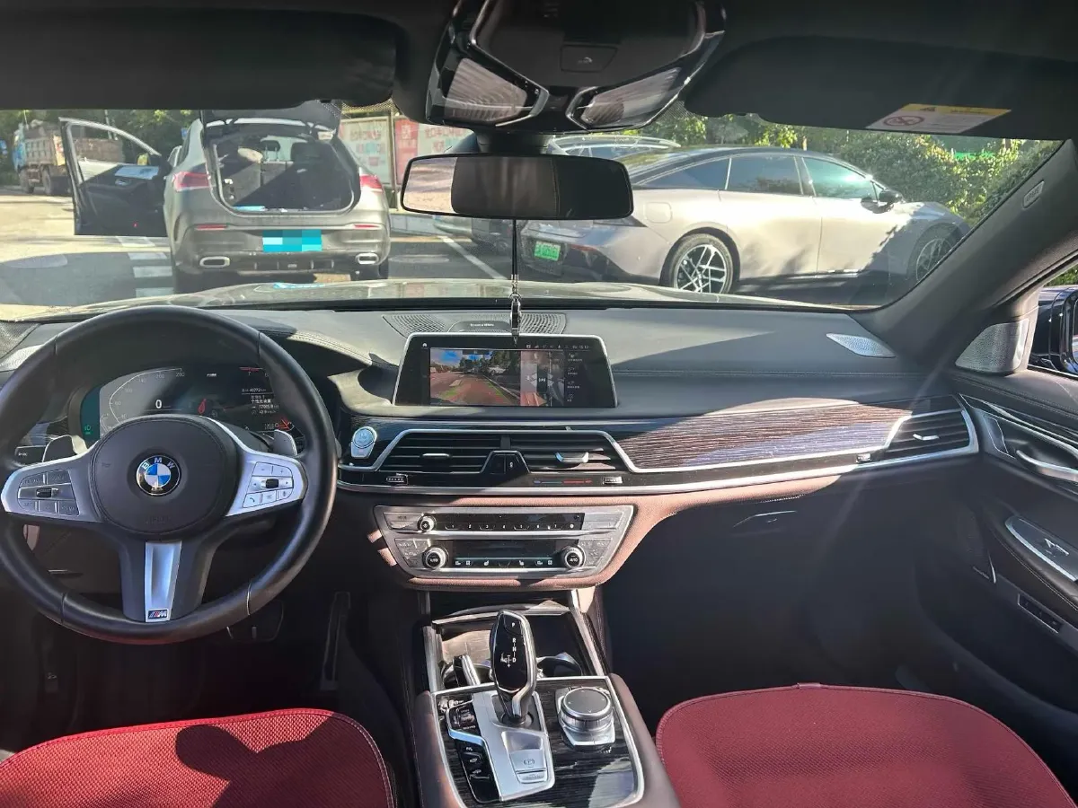 2021 BMW 7 Series 3.0T 340HP L6 8AT,autocango,china used car exporter,china ev exporter,chinese used car exporter,chinese used ev exporter