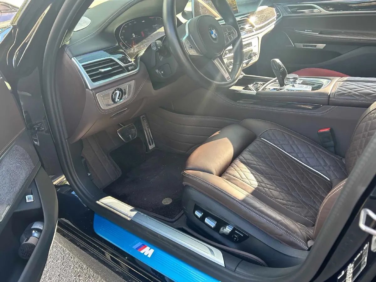 2021 BMW 7 Series 3.0T 340HP L6 8AT,autocango,china used car exporter,china ev exporter,chinese used car exporter,chinese used ev exporter