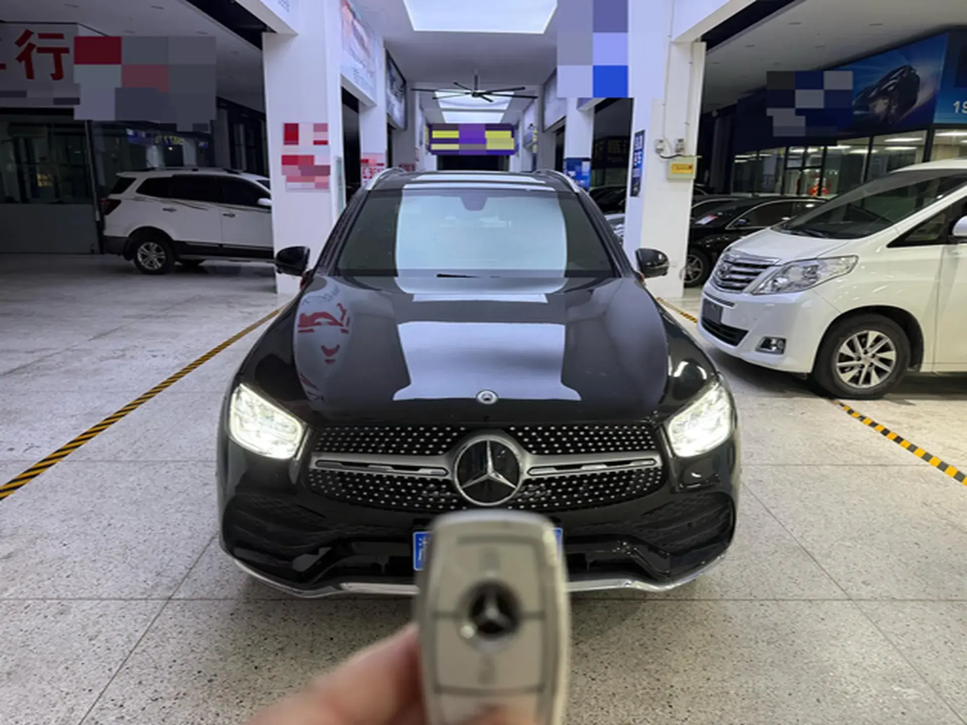 2022 MERCEDES-BENZ GLC thumbnail 2