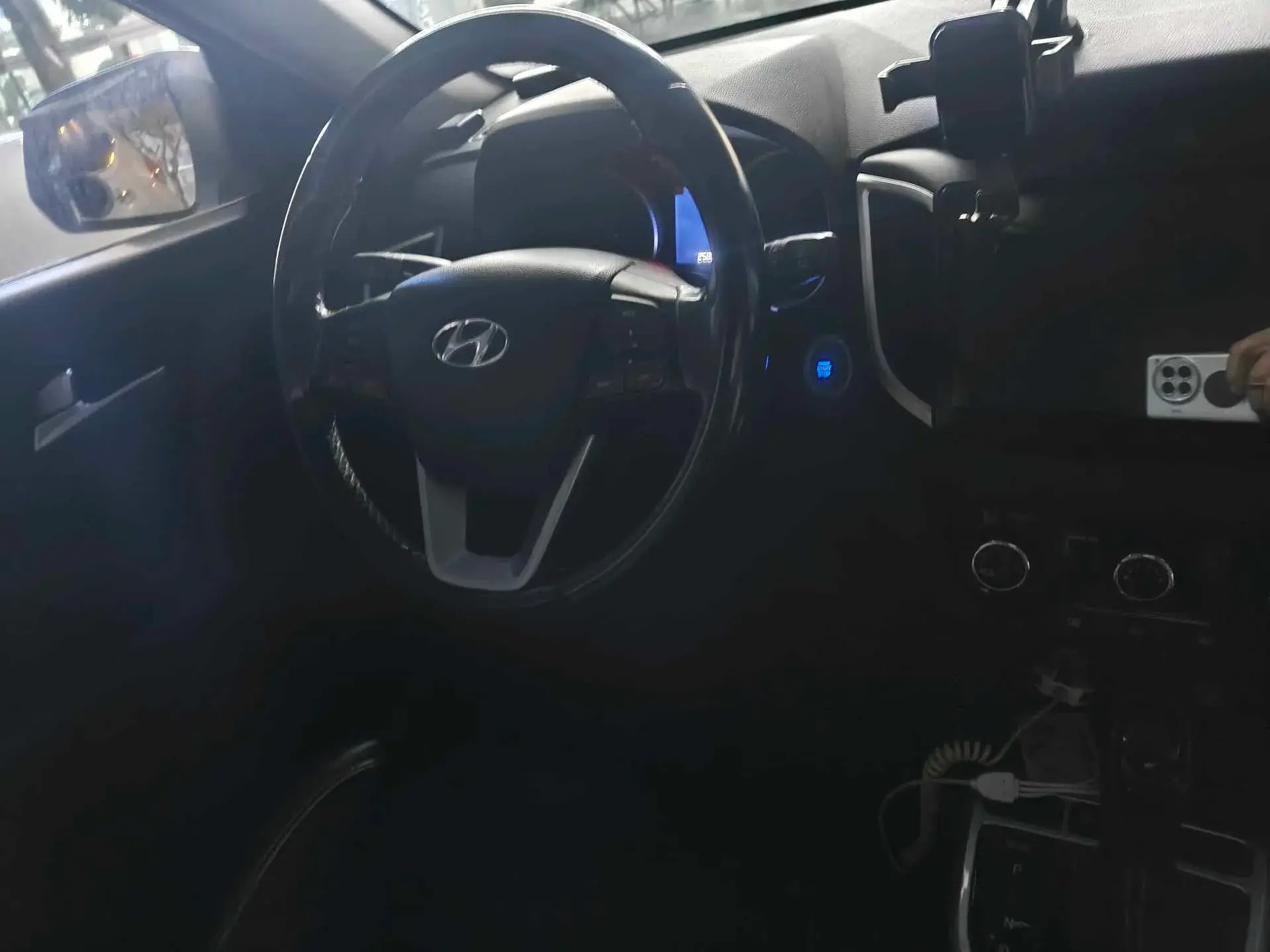 2017 HYUNDAI IX25 thumbnail 4