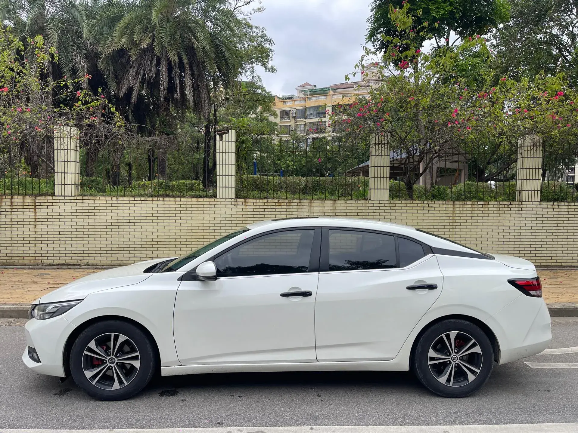 2020 NISSAN SYLPHY thumbnail 3