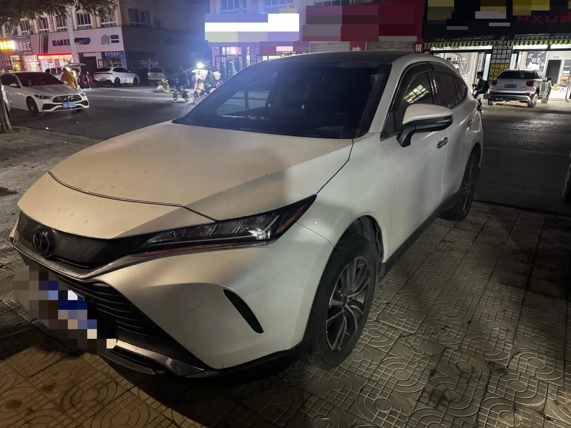 2022 TOYOTA HARRIER view 1