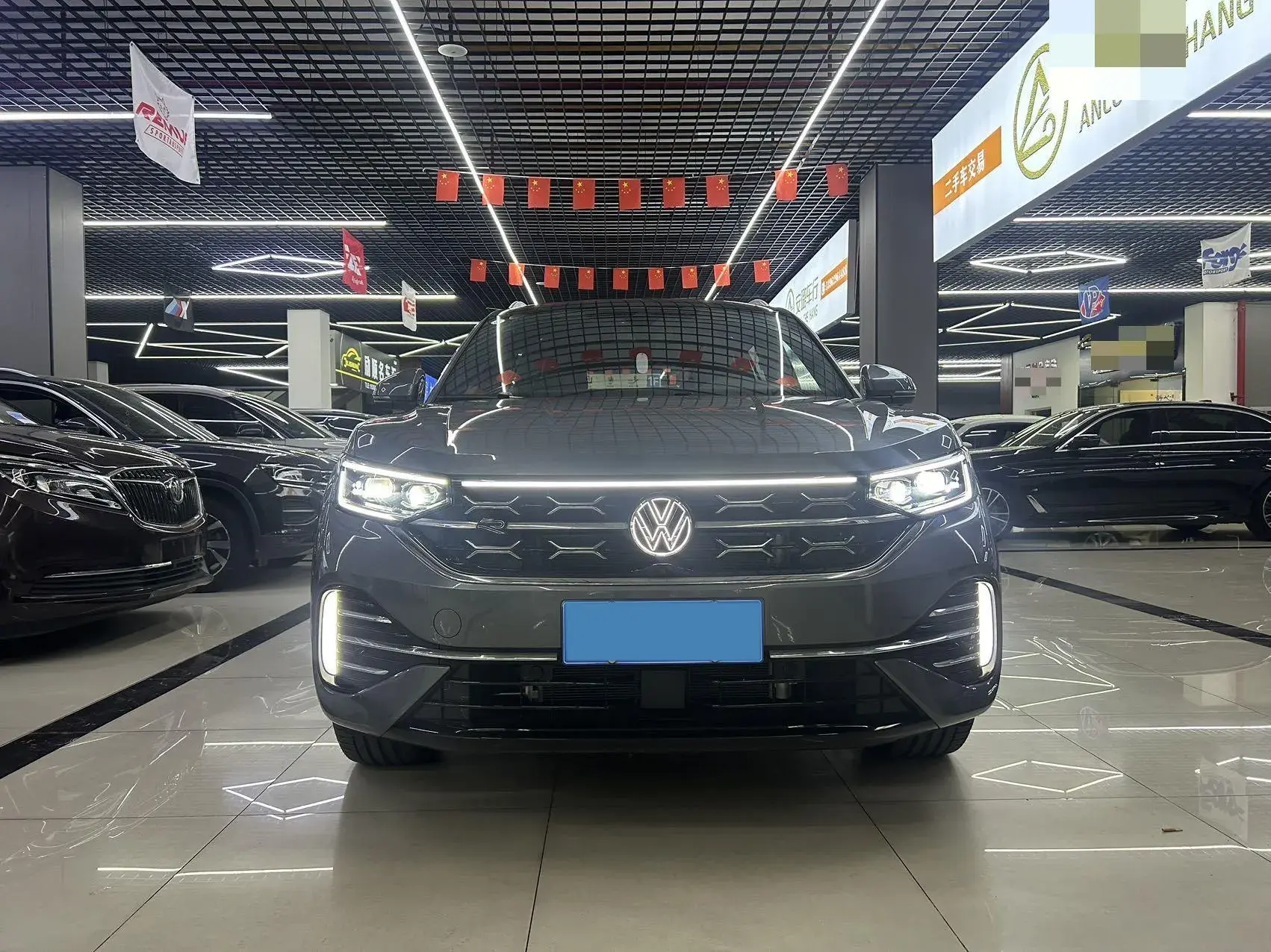 2023 VOLKSWAGEN TAYRON thumbnail 2