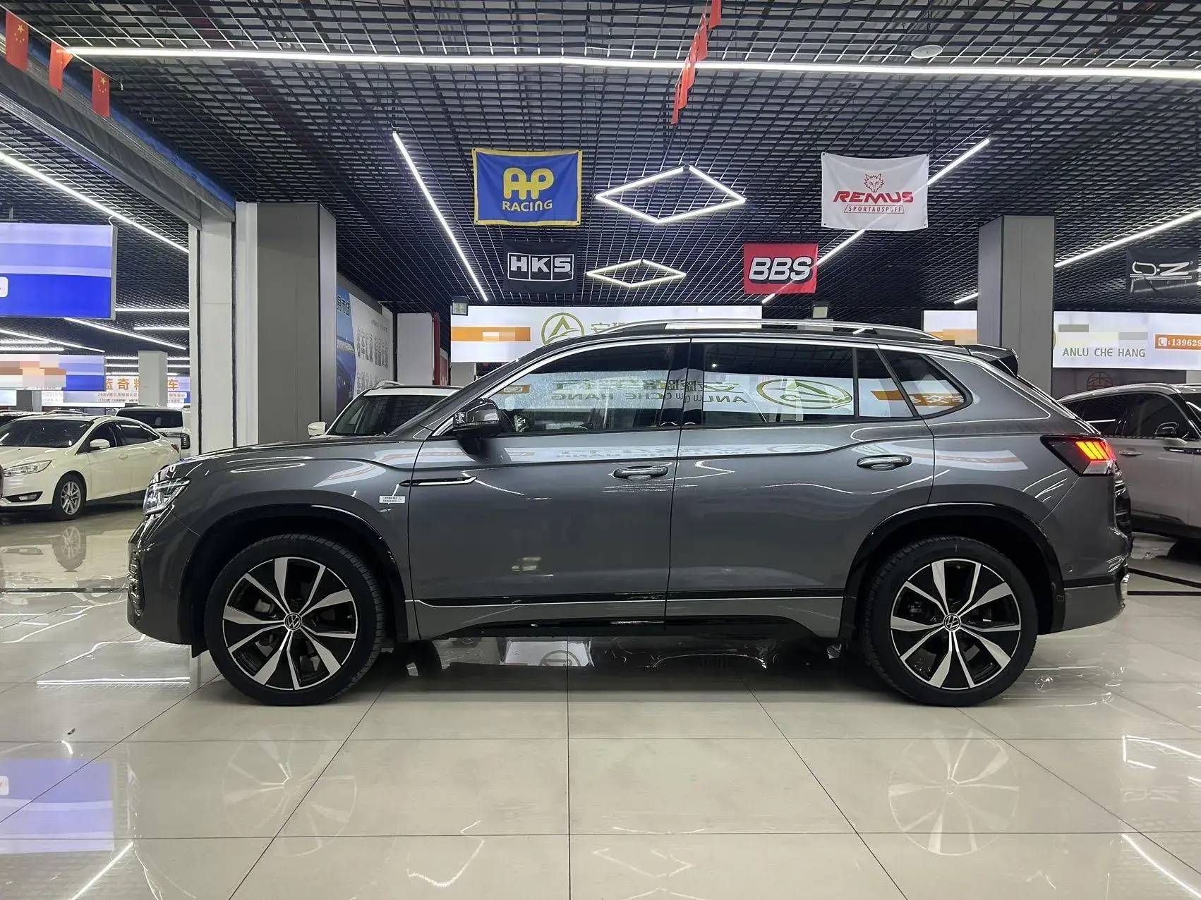 2023 VOLKSWAGEN TAYRON thumbnail 3