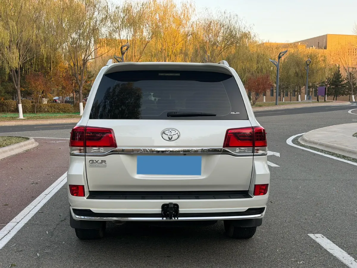 2015 Toyota Land Cruiser 4.6L 310HP V8 6AT,autocango,china used car exporter,china ev exporter,chinese used car exporter,chinese used ev exporter