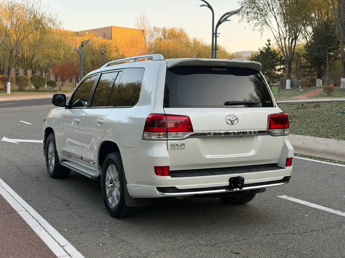 2015 Toyota Land Cruiser 4.6L 310HP V8 6AT,autocango,china used car exporter,china ev exporter,chinese used car exporter,chinese used ev exporter