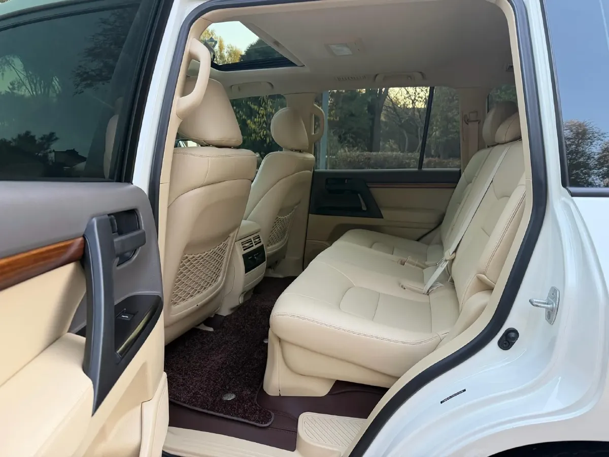 2015 Toyota Land Cruiser 4.6L 310HP V8 6AT,autocango,china used car exporter,china ev exporter,chinese used car exporter,chinese used ev exporter