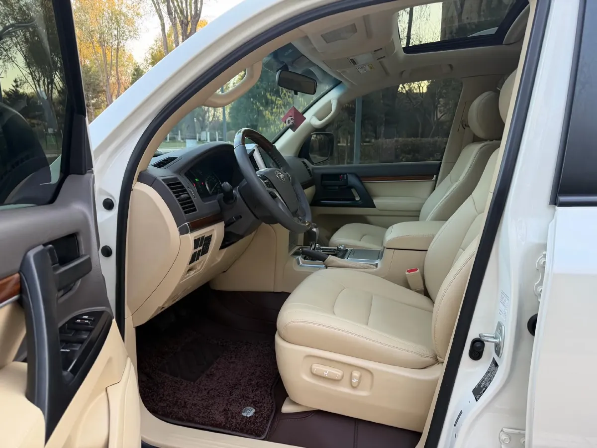 2015 Toyota Land Cruiser 4.6L 310HP V8 6AT,autocango,china used car exporter,china ev exporter,chinese used car exporter,chinese used ev exporter
