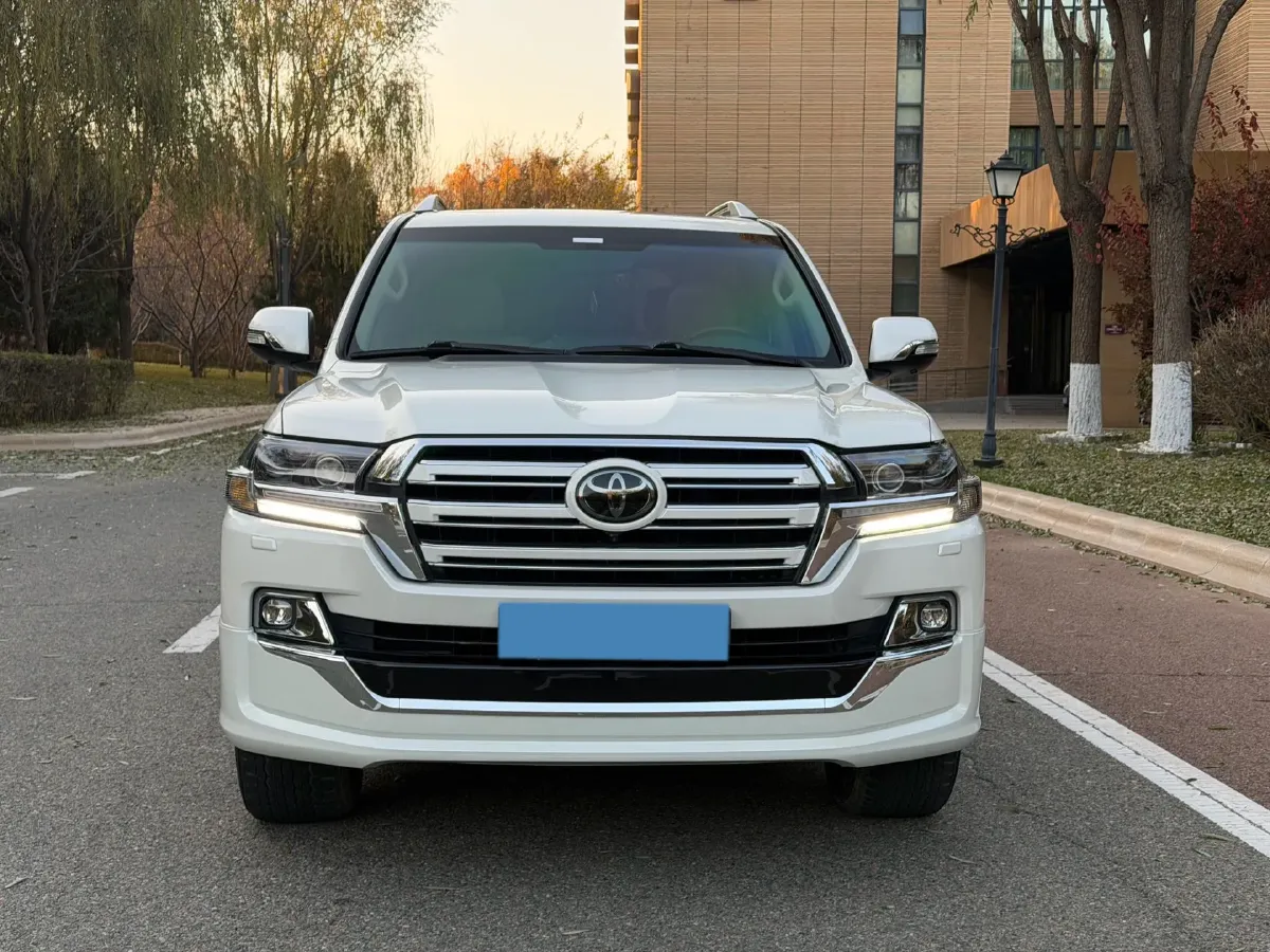 2015 Toyota Land Cruiser 4.6L 310HP V8 6AT,autocango,china used car exporter,china ev exporter,chinese used car exporter,chinese used ev exporter