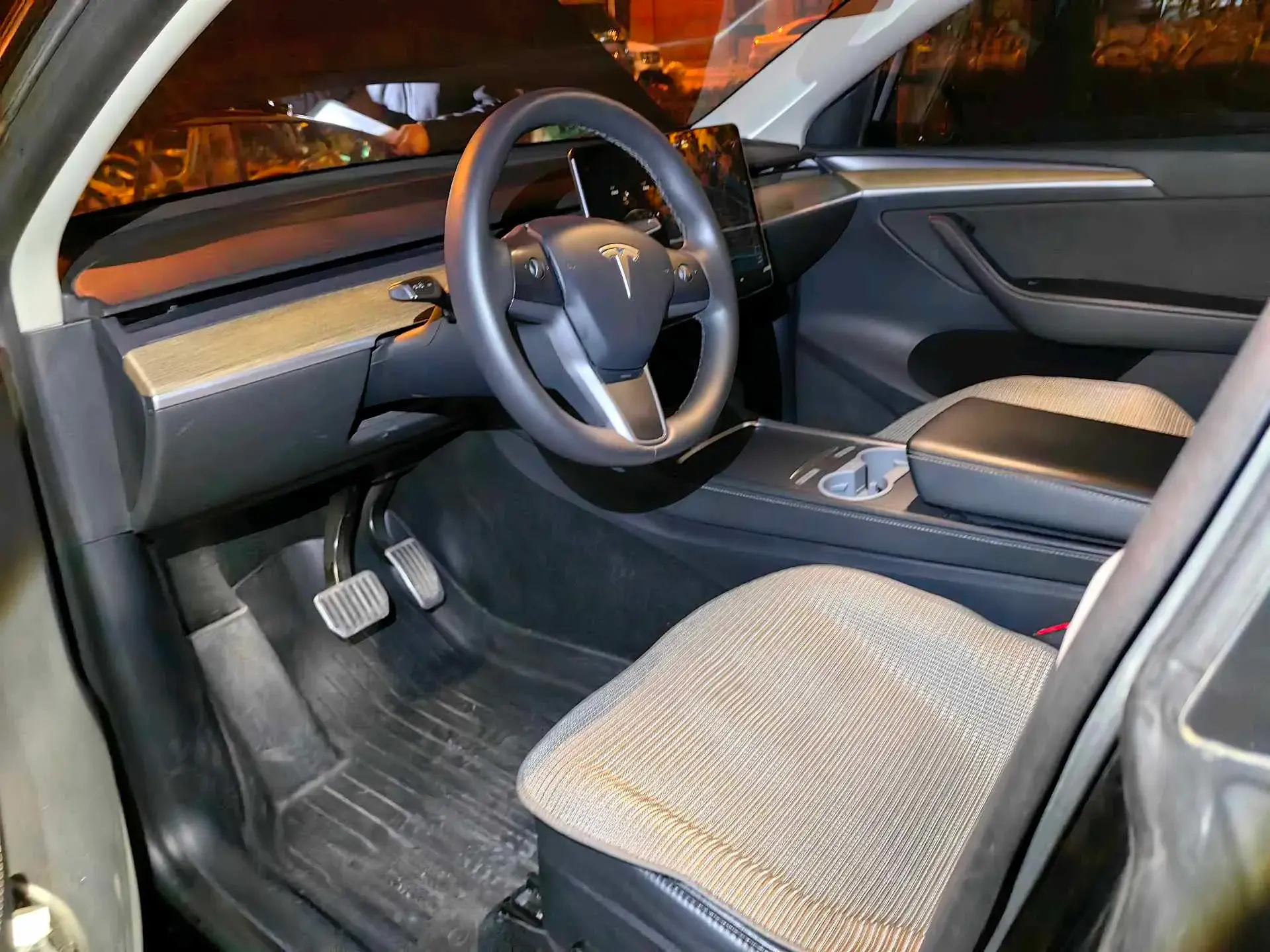 2021 TESLA MODEL thumbnail 3