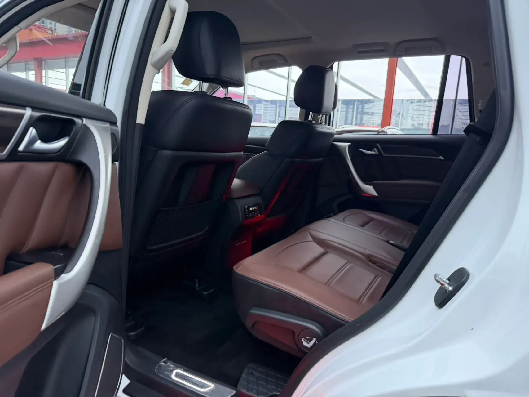 2017 HAVAL H9 thumbnail 3