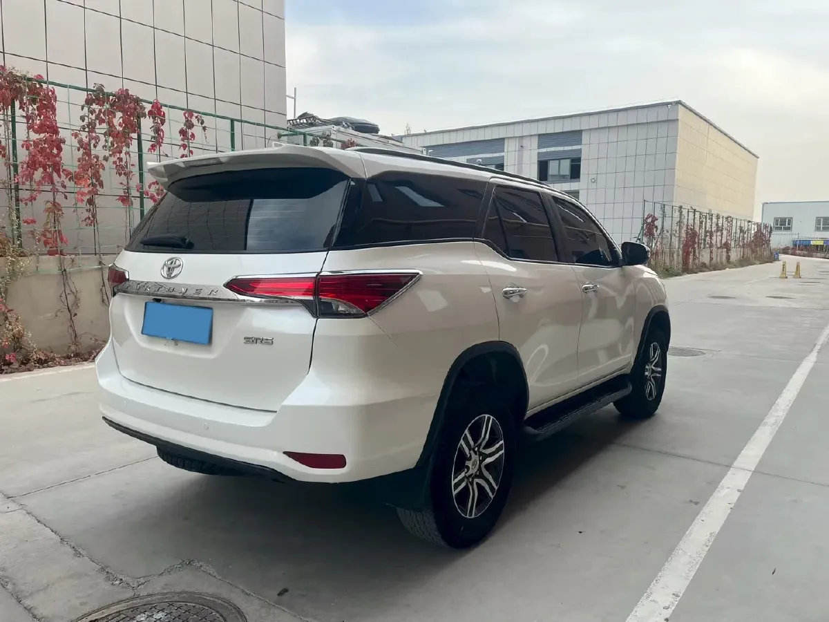 2016 Toyota Fortuner 2.7L 163HP L4 6AT,autocango,china used car exporter,china ev exporter,chinese used car exporter,chinese used ev exporter