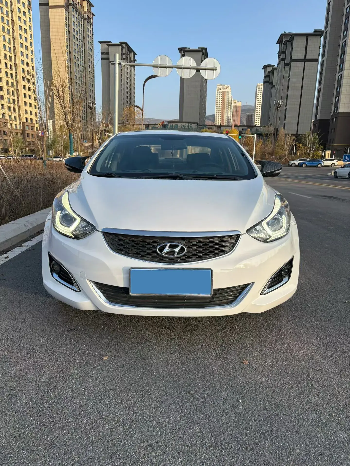 2016 HYUNDAI ELANTRA thumbnail 2