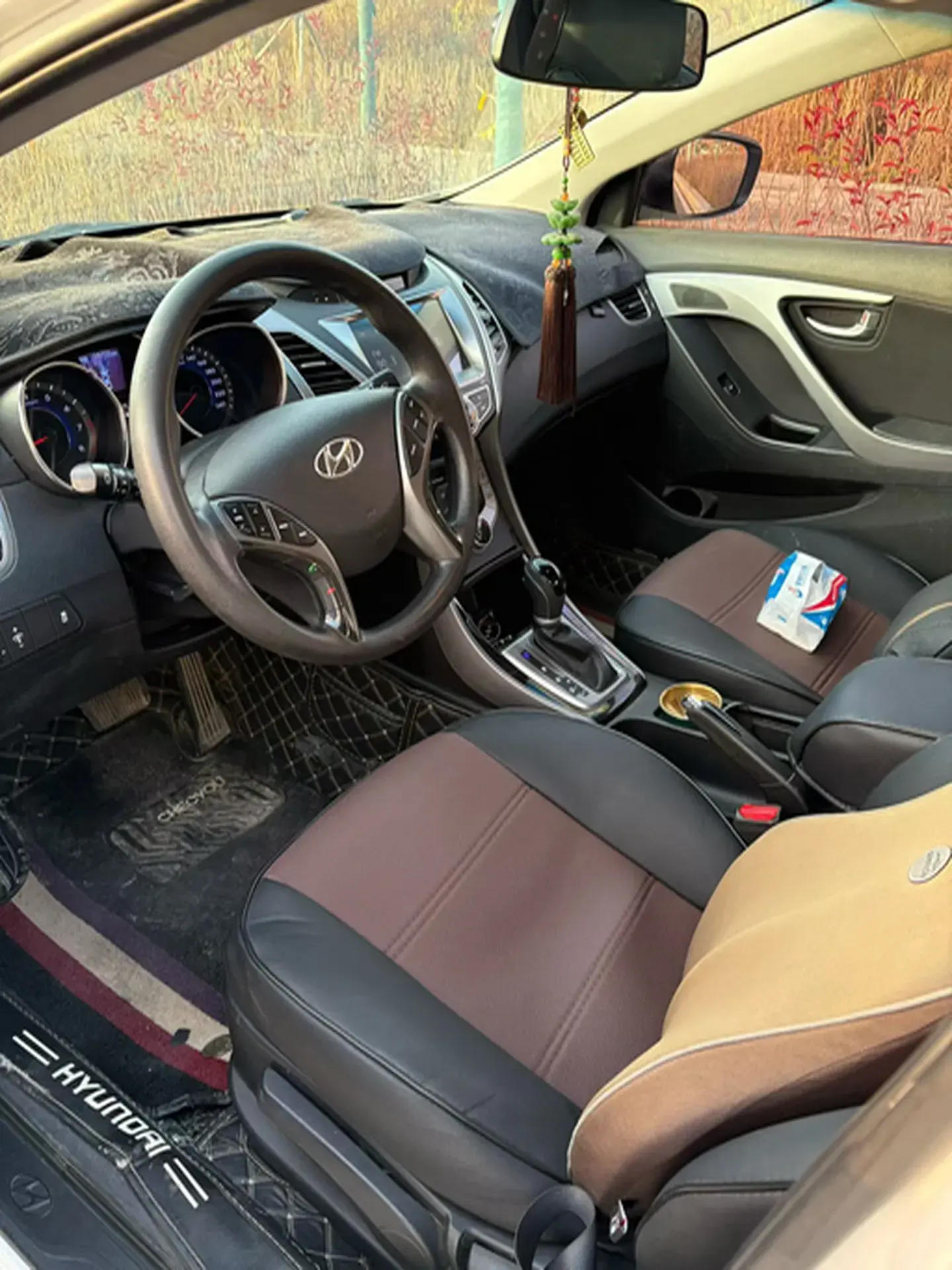 2016 HYUNDAI ELANTRA thumbnail 4