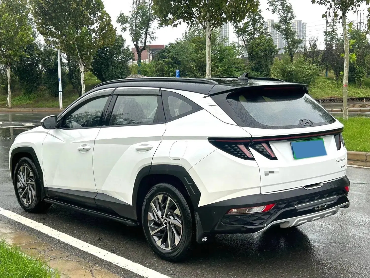 2021 HYUNDAI TUCSON thumbnail 4