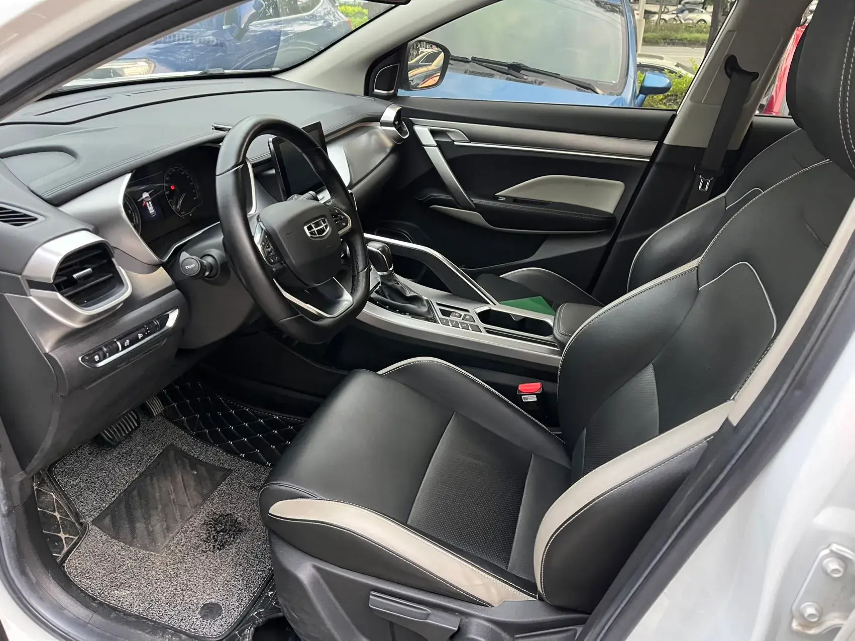 2020 GEELY COOLRAY thumbnail 2