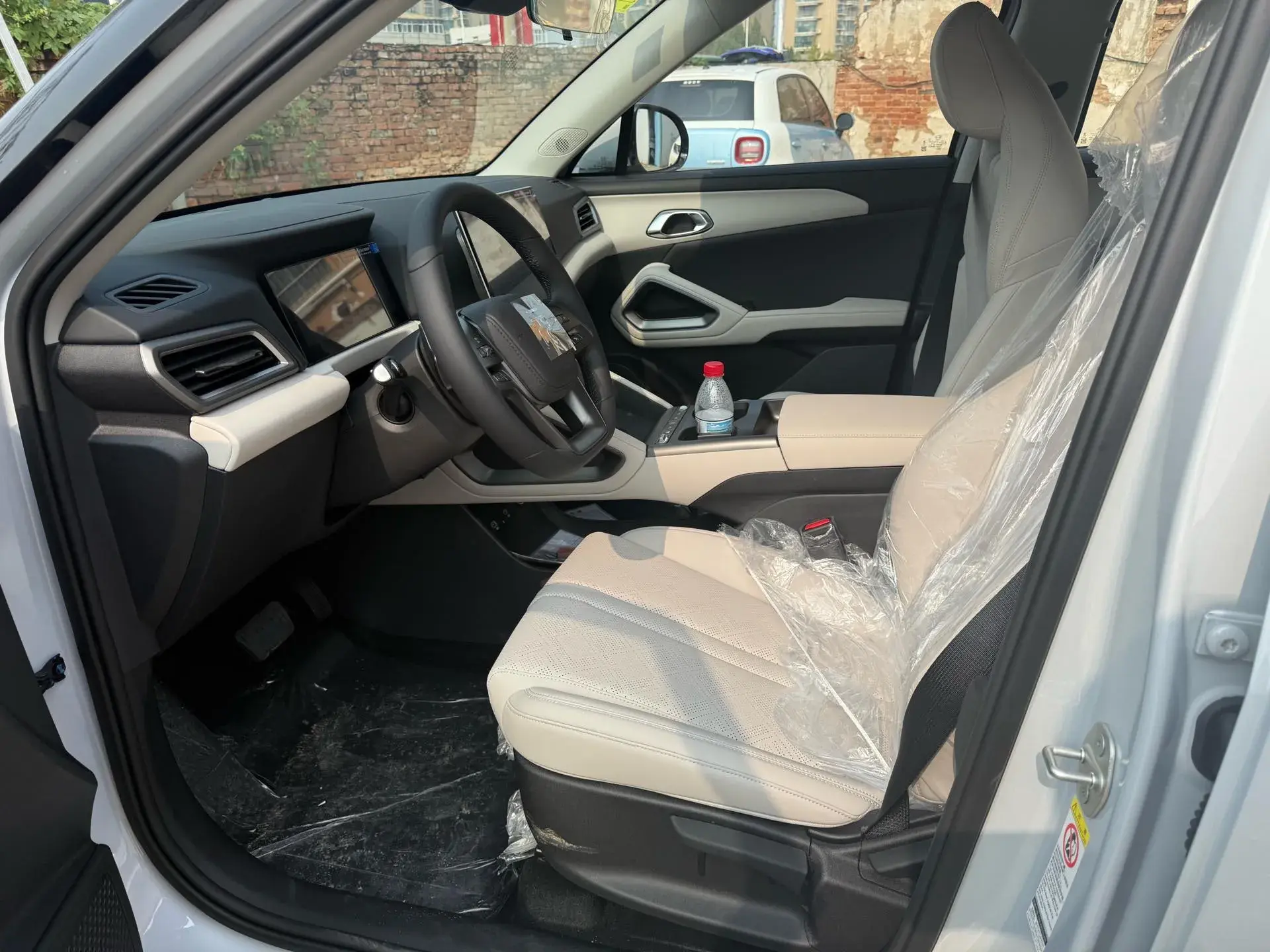 2025 BYD YUANUP thumbnail 4