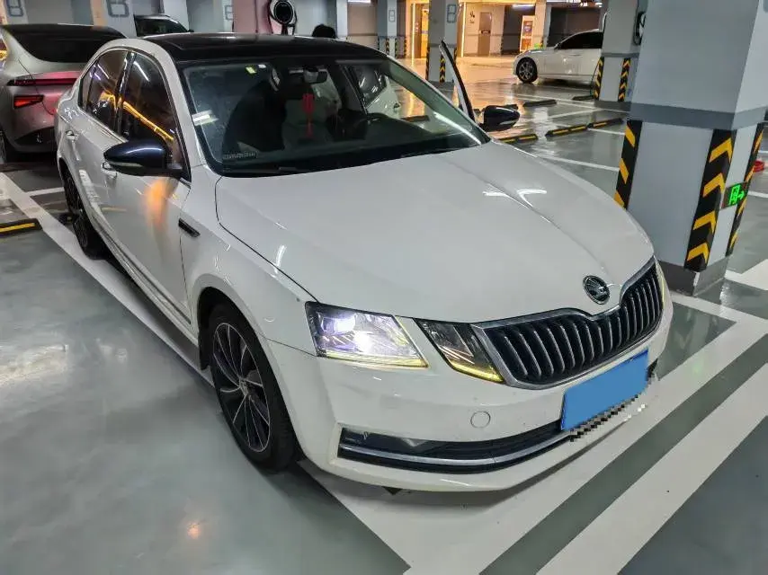 2019 SKODA OCTAVIA thumbnail 2
