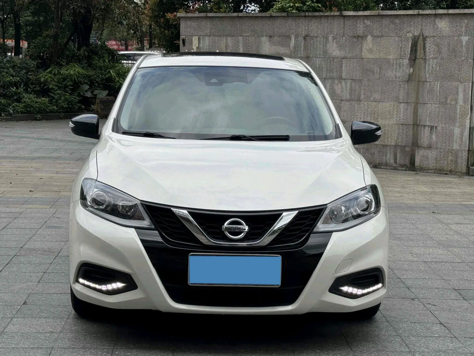 2021 NISSAN TIIDA thumbnail 2