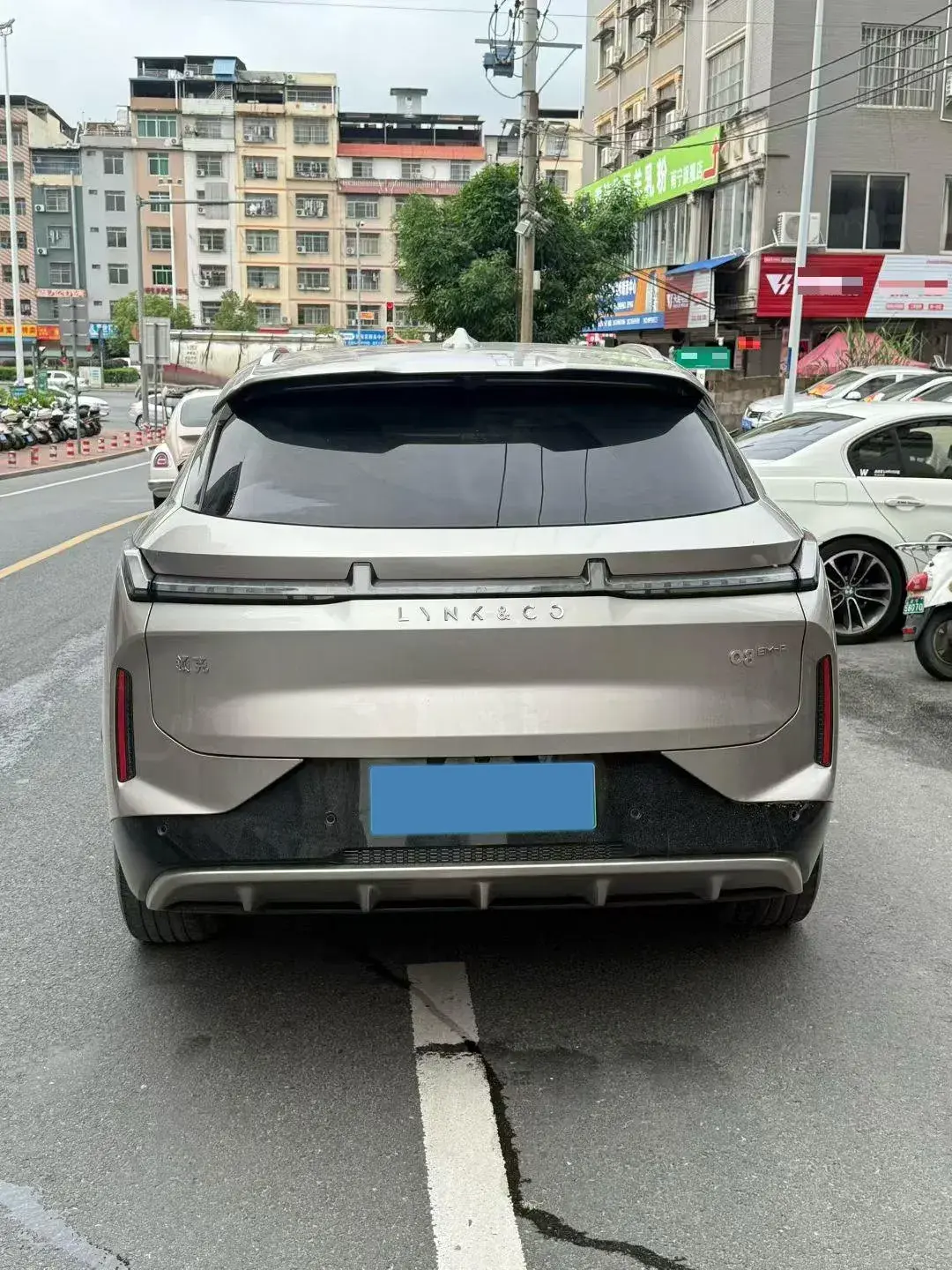 2025 LYNK&CO 08 thumbnail 4