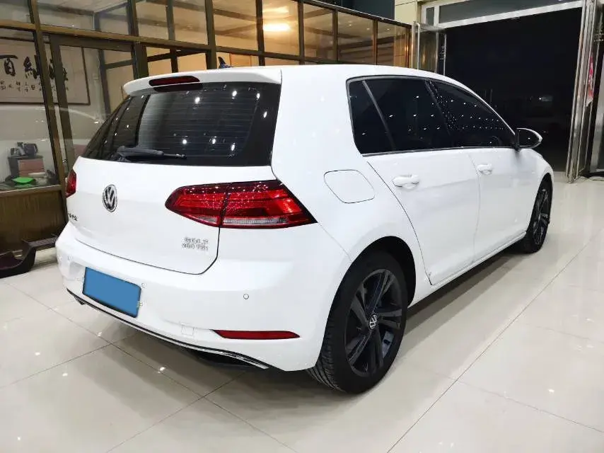 2020 VOLKSWAGEN GOLF thumbnail 4
