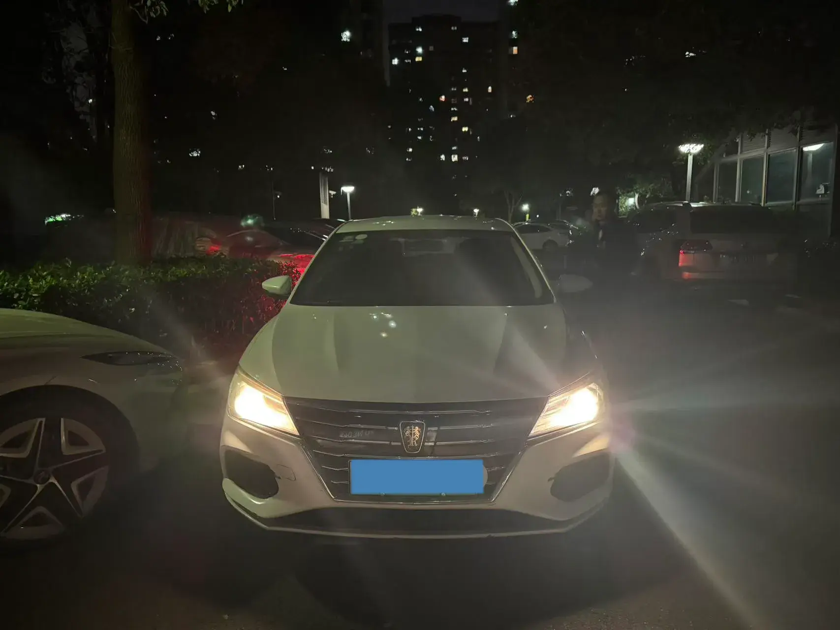 2019 ROEWE EI5 thumbnail 2
