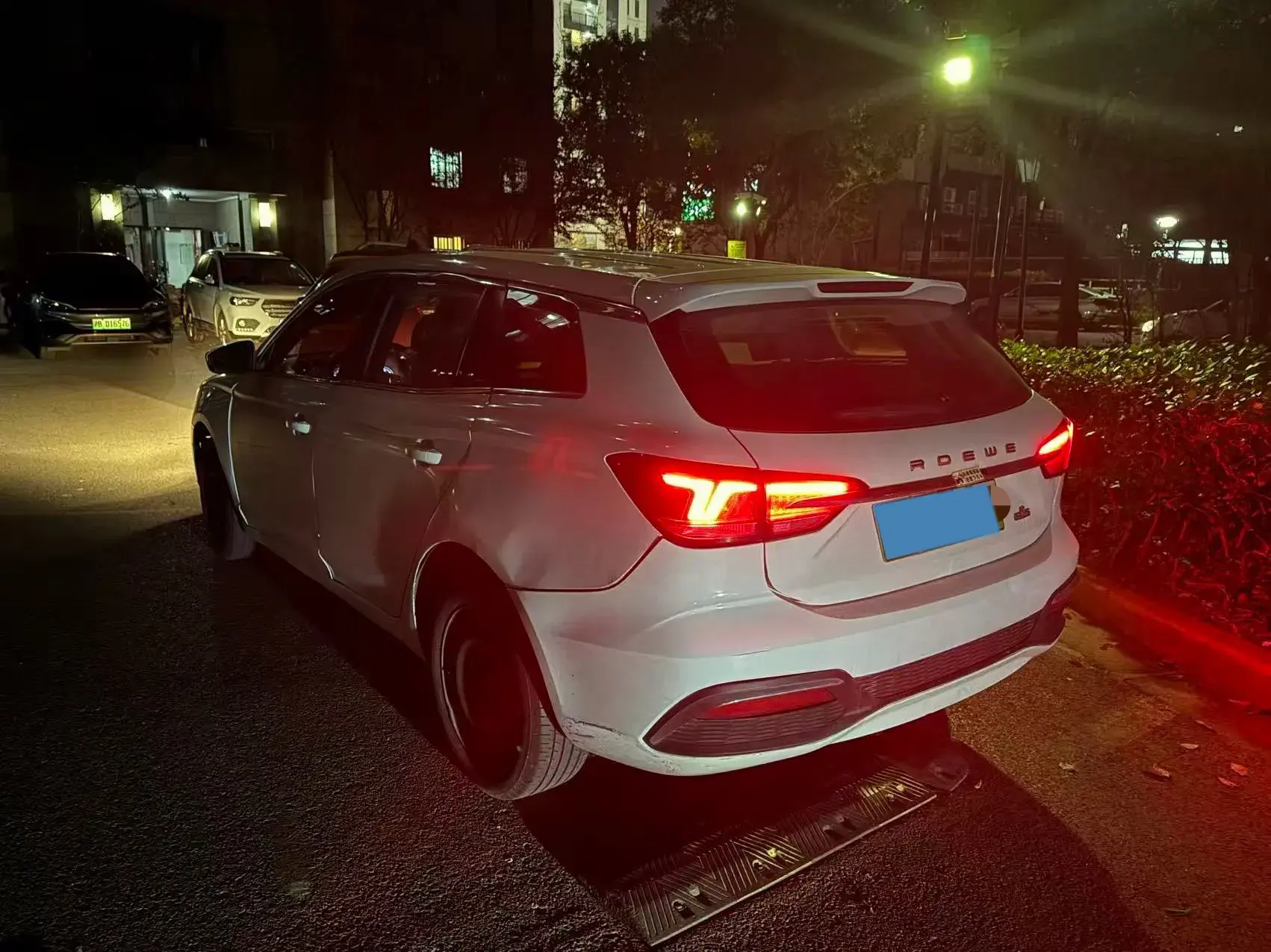 2019 ROEWE EI5 thumbnail 4