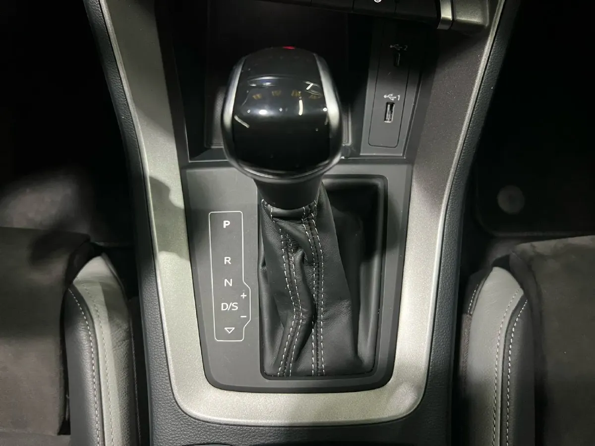 2021 Audi Q3 1.4T 150HP L4 7DCT,autocango,china used car exporter,china ev exporter,chinese used car exporter,chinese used ev exporter