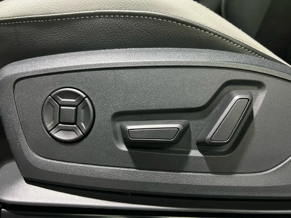 2021 Audi Q3 1.4T 150HP L4 7DCT,autocango,china used car exporter,china ev exporter,chinese used car exporter,chinese used ev exporter