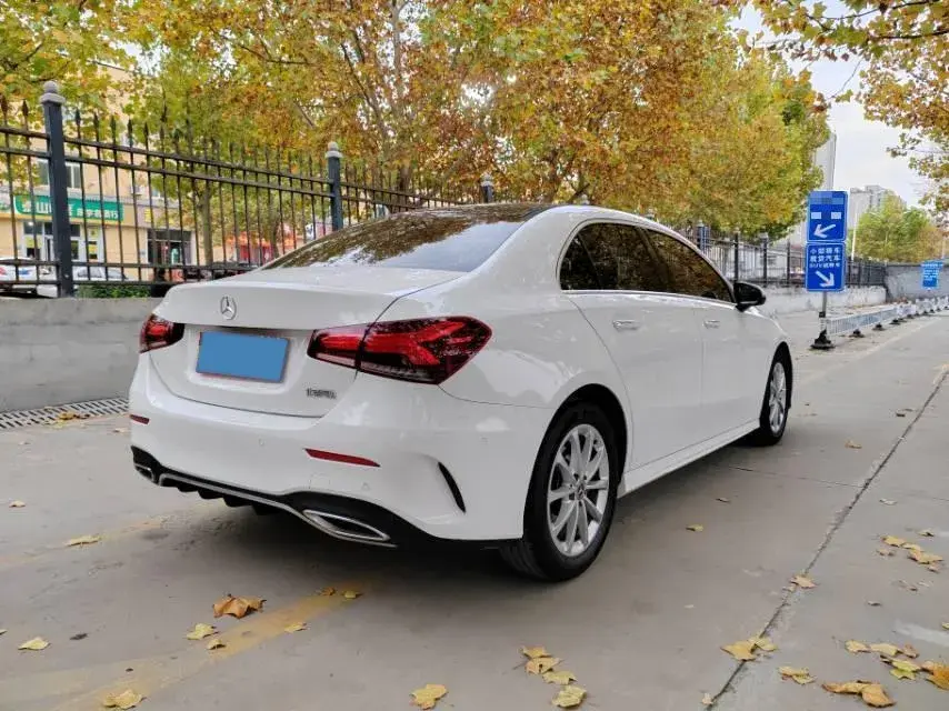 2020 MERCEDES-BENZ A thumbnail 4