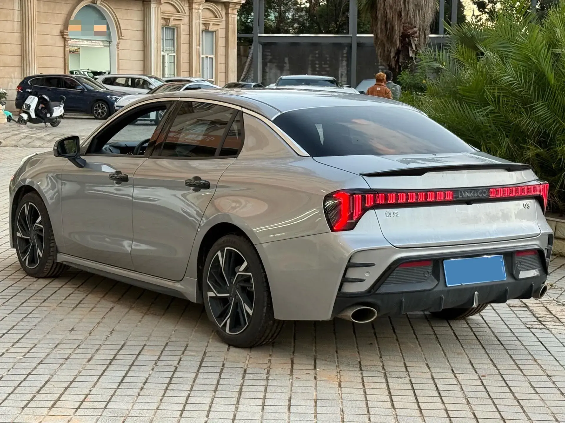 2023 LYNK&CO 03 thumbnail 4