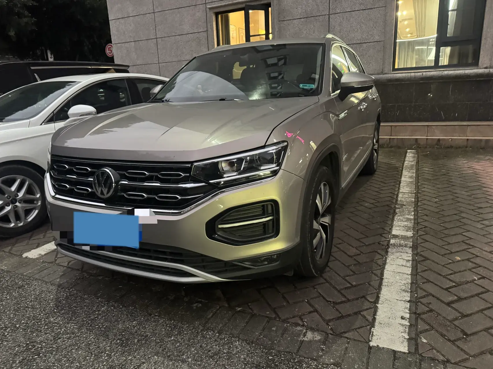 2019 VOLKSWAGEN TAYRON view 1