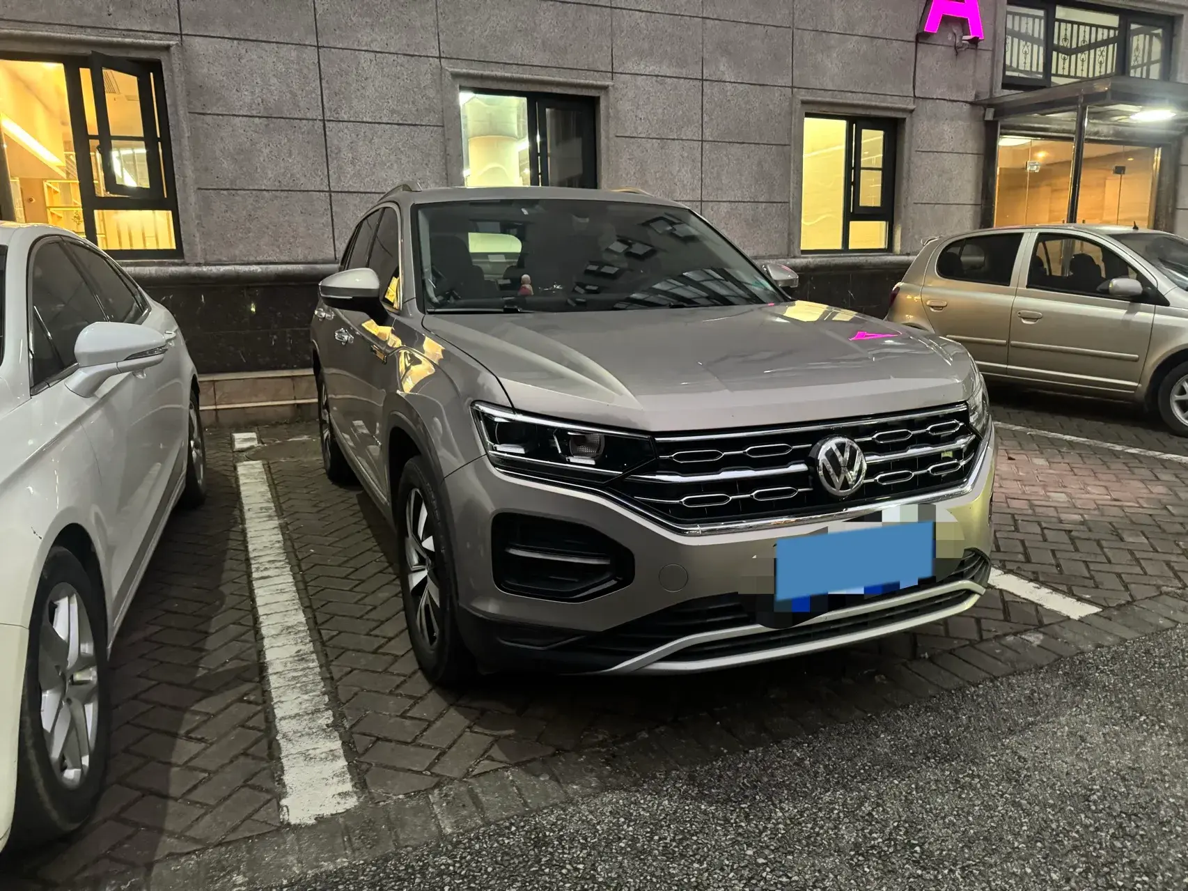 2019 VOLKSWAGEN TAYRON thumbnail 2