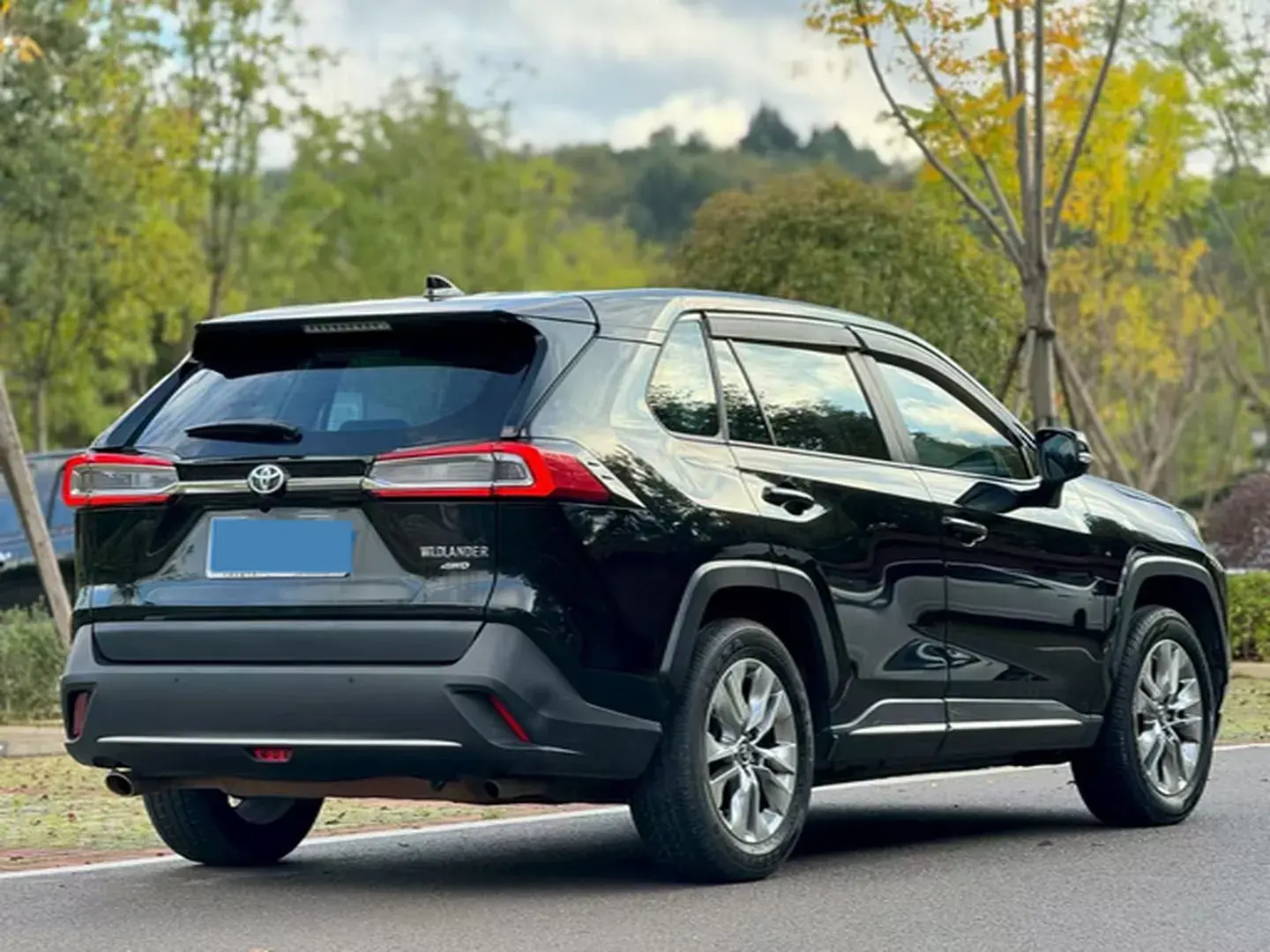 2022 TOYOTA WILDLANDER thumbnail 3