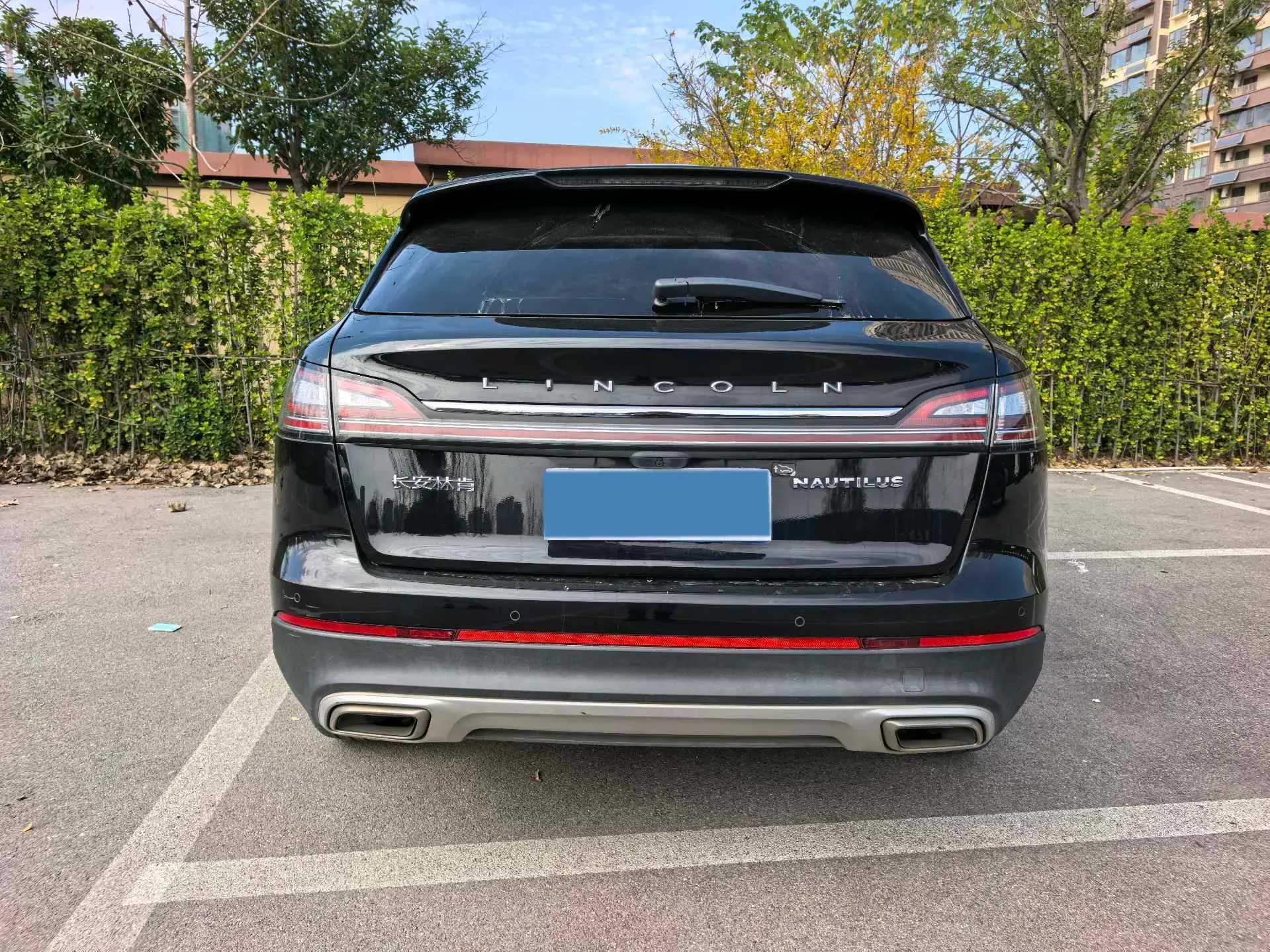2021 LINCOLN NAUTILUS thumbnail 4